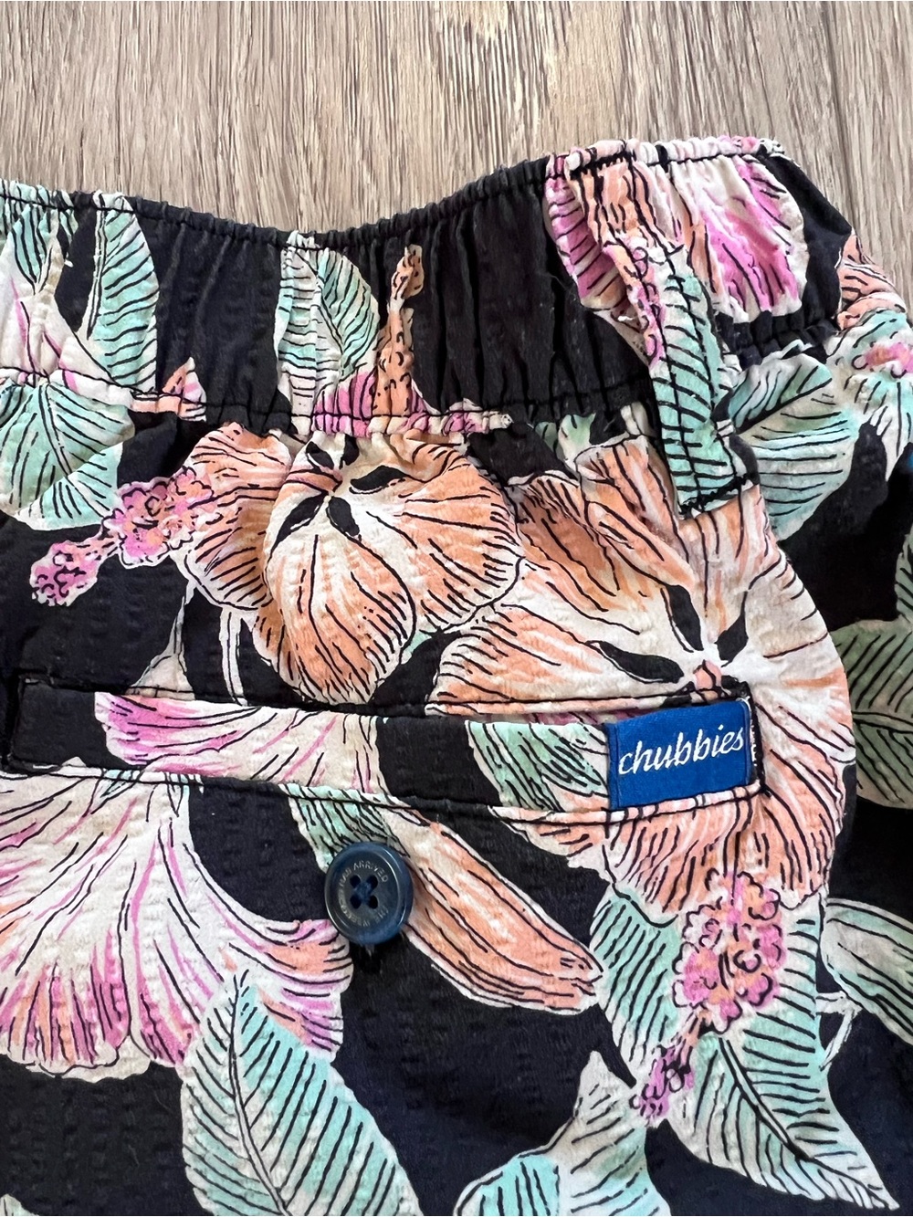chubbies Black Floral Print Men’s Shorts - Picture 7 of 10